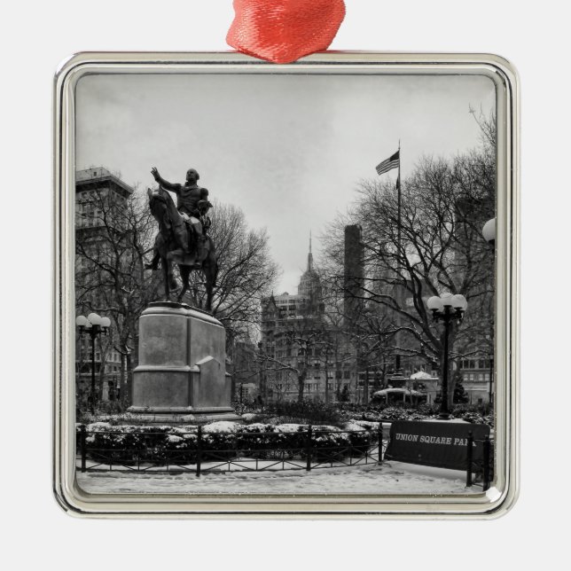 Vinter i NYC:s Union Square 001 Svart Vitt Julgransprydnad Metall (Framsidan)