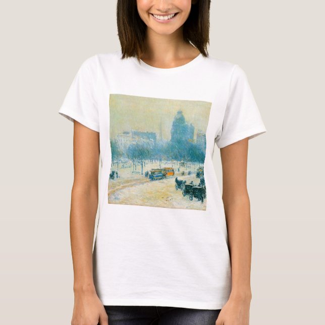 Vinter i Union Square av Frederick Childe Hassam T Shirt (Framsida)