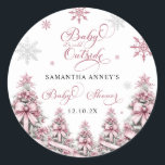 Vinter Julgranar Snöflingor Rosa Baby Shower Runt Klistermärke<br><div class="desc">Visa er tacksamhet i stil med Snöflingor Julgran-Rosan Baby Shower Tack Square-märket. Med en underbar rosa bakgrund som är försedd med elegant Julgranar och ömtåligt snöflingor, fångar detta klistermärke på ett vackert sätt kärnan i en mysigt vinter firande. Perfekt för att försegla tackbrev, presentsäckar eller party favors, tillför det en...</div>