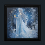 Vinter Magic of the Snö Queen Painting Minnesask<br><div class="desc">Vi presenterar Winter Magic of the Snö Queen Painting wood gift box! Höjd din helgdag eller förvåna en älskad med den här häpnadsväckande konstens biet. Den här presentboxen ger dig lite elegans och närhet till vilket rum som helst. Gör den här julhelgen vackrare med det tidlösa mästerverket!</div>