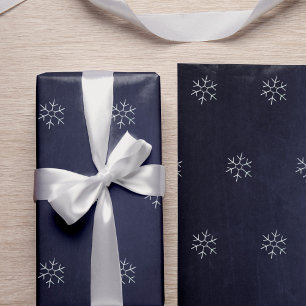 Vinter Modern Elegant Vita Snöflingor på Marinblå Presentpapper