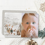 Vinter Onederland Animals Kids 1:a födelsedagsfoto Inbjudningar<br><div class="desc">Den här vismatiska "vinterlandskapet" gender-neutralt-1:a födelsedag-fotoinbjudan innehåller skogsdjur som björn,  räv och ekorre och barn med ballonger i vinterlandskap. Den omvända sidan har en ljusgrön bakgrund med vit snö mönster. Anpassa den efter dina behov. Du hittar matchande produkter i min butik.</div>