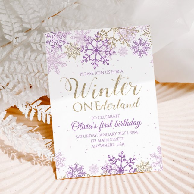 Vinter Onederland lila och guld snöflinga inbjudan (Skapare uppladdad)