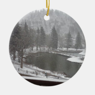 Vinter på gröna bergnedgångar, Colorado Julgransprydnad Keramik