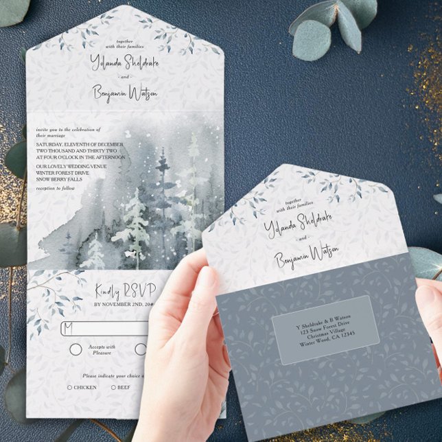 Vinter snö skog akvarell bröllop med RSVP (Trifold wedding invitation with rsvp from the Snow Forest wedding collection by Darling & May)