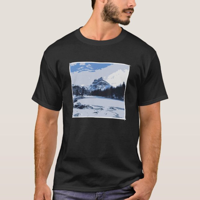 Vinteralpina skor som vandrar utomhus, snö, bergsb t shirt (Framsida)