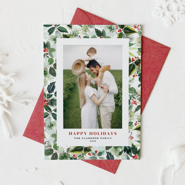 Vinterberry och Mönster foto av variegerat Löv Julkort (Customizable photo holiday card featuring watercolor pattern of holly and variegated greenery)
