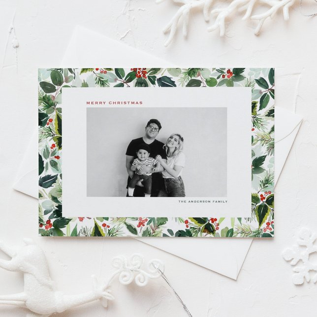 Vinterberry och variegerat Löv Fotojul Helg Vykort (Customizable botanical photo Christmas postcard featuring watercolor holly and greenery pattern. )