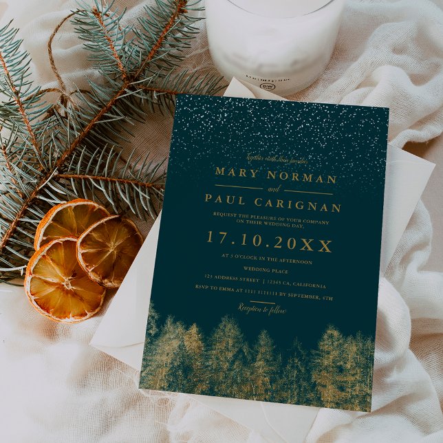 Vinterblåfenad skogsblått snö inbjudningar (Winter snow green pine forest blue wedding invitation)