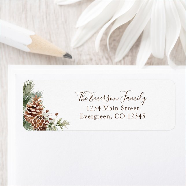 Vinterfirande returadressetikett returadress etikett (Holiday Winter Pinecone Greenery White Return Address Label by Painted Paperie)