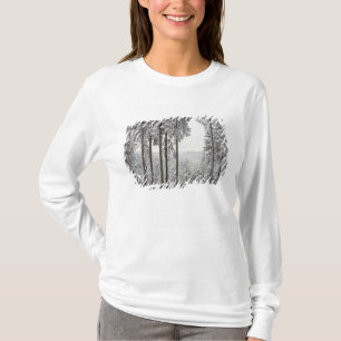 Vintergrön skog i vinter t shirt