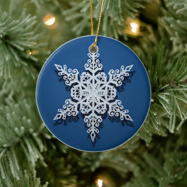 Vinterhimmel Snöflinga — Klassisk Vit på Blå Julgransprydnad Keramik (Träd)