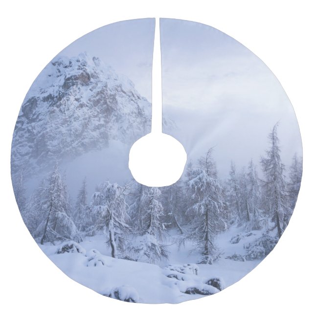 Vinterland, dimma, källskog och bergsområde julgransmatta borstad polyester (Framsidan)