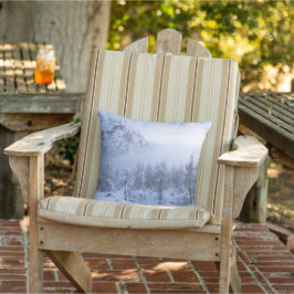 Vinterland, dimma, källskog och bergsområde kudde