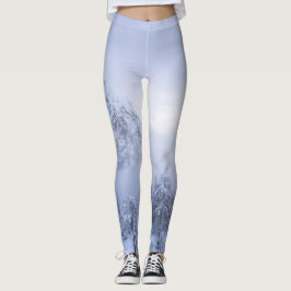 Vinterland, dimma, källskog och bergsområde leggings