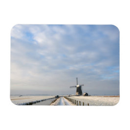 Vinterlandskap med snö och kvarn i Nederländerna Magnet