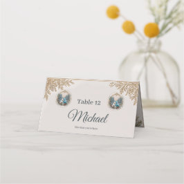 Vinterlandskap med sött fågel bröllop par. placeringskort