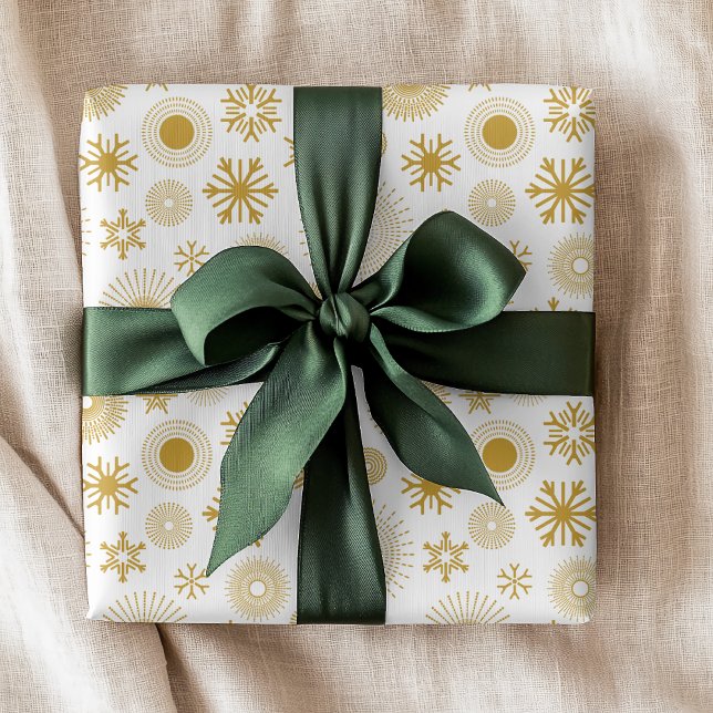 Vintermönster med vita guld snöflingor jul presentpapper (Skapare uppladdad)