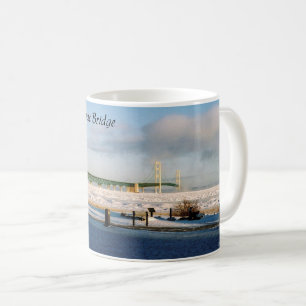 Vintern på Mackinac överbryggar muggen Kaffemugg