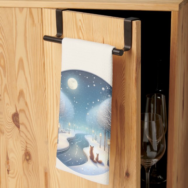 Vinterrävar vid månbelyst snöig flod kökshandduk (Thirds Fold)