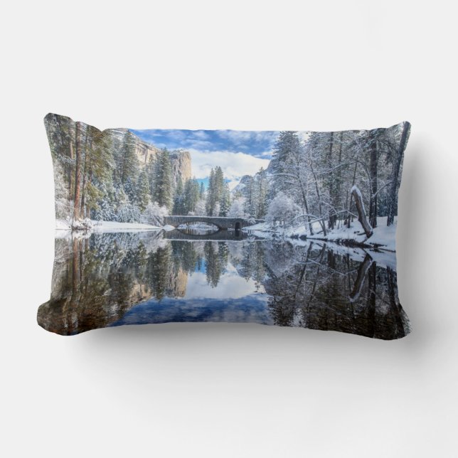 Vinterreflexion på Yosemite Lumbarkudde (Framsida)