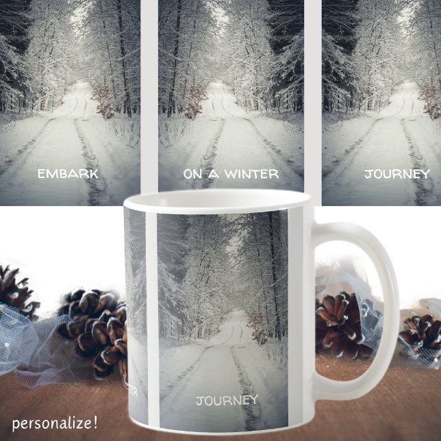 Vinterresa genom skogen kaffemugg (Skapare uppladdad)