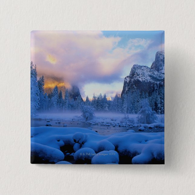 Vintersolnedgång i den Yosemite nationalparken Knapp (Framsida)