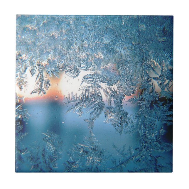Vintersolsken genom frostiga iskristaller glas kakelplatta (Framsidan)