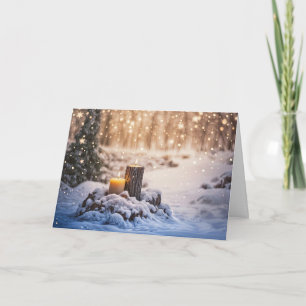 Vintersolstånd med snö och ljus i skogen kort