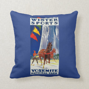 Vintersportar på Yosemite PosterYosemite, CA Kudde