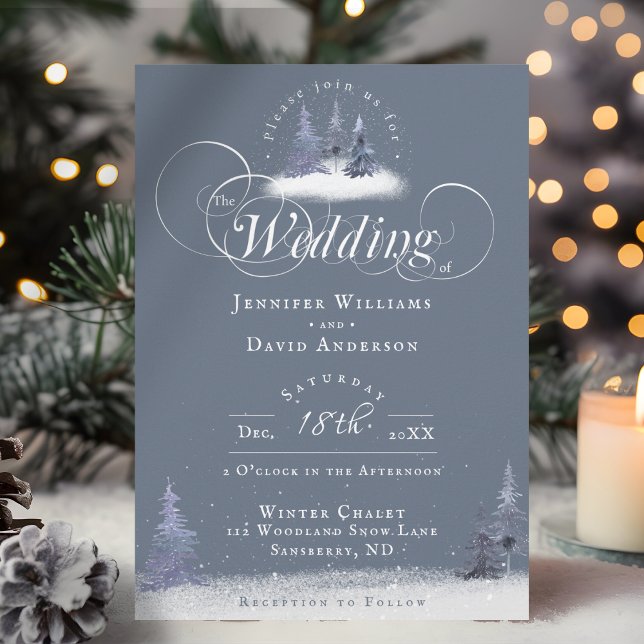Vintervackerland Støvblå Tall Snö Bröllop Inbjudningar (A winter wedding invitation with dusty blue and white watercolor pine trees and soft fallen snow.)
