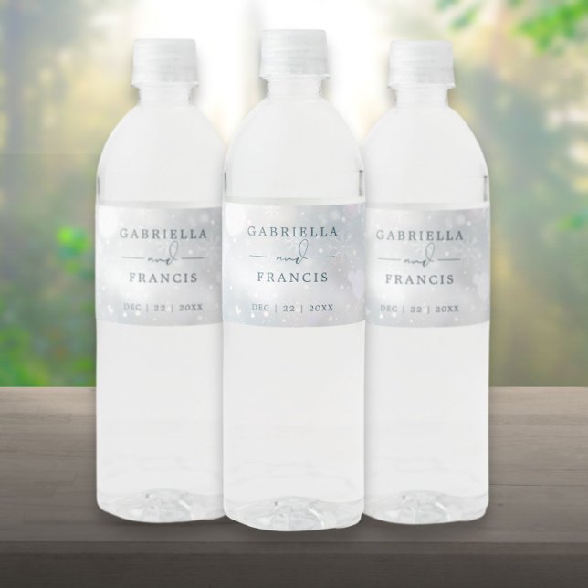 Vintervackra snöbröllop vattenflaskor etikett (Winter Wonderland Snow Wedding Water Bottle Label)