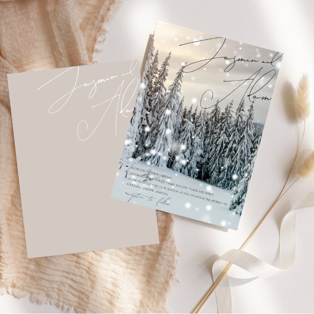 Vintervonderland Skog Snö Skrift Bröllop Inbjudningar (Winter Wonderland Woodland Snow Script Wedding Invitation)