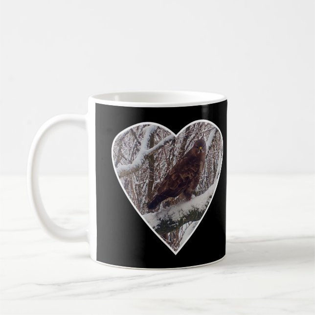 Vintervråk på Snöig Gren i Heart Frame Vild Kaffemugg (Vänster)