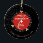 Vinyl Romantic 7:e Copper Bröllop-årsdag Julgransprydnad Keramik<br><div class="desc">Högtidlighålla årsdagen av er kärlek och 7:e-kopparen bröllop med denna milstolpe på juldagen Ornament! Lägg till en romantisk beröring till detta speciella tillfälle och milstolpe i ditt liv, med den här moderna, reflexformade designen, med vinylrekord och en elegant personlig text, i koppar färg. Anpassa enkelt med parets namn, år av...</div>