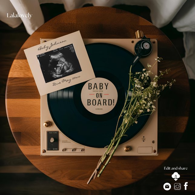 Vinylskivinspelare för graviditetsannonsering i vi inbjudningar (Skapare uppladdad)