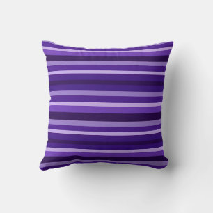 Violet abstrakt strimlad kudde