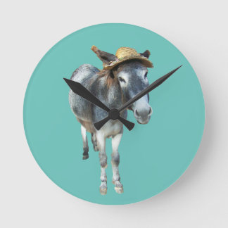 Violet Donkey in Straw Hat with Flowers Rund Klocka