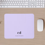 Violet lavender monogram initialer namn musmatta<br><div class="desc">En chic violett,  lavender-färgadens bakgrund. Anpassa och lägg till ditt monogram initialer,  brev och fullt namn.</div>