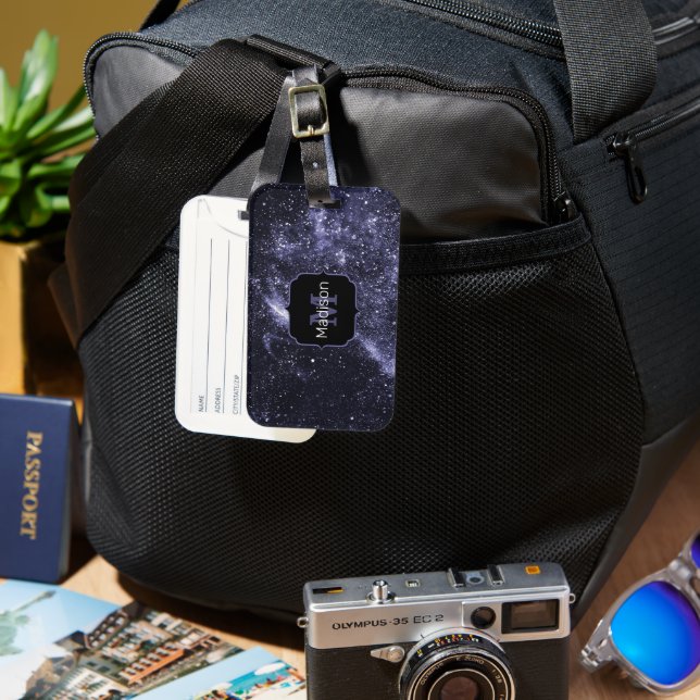 Violet lila peri Black abstrakt galaxy Monogram Bagagebricka (Framsida & Baksida)