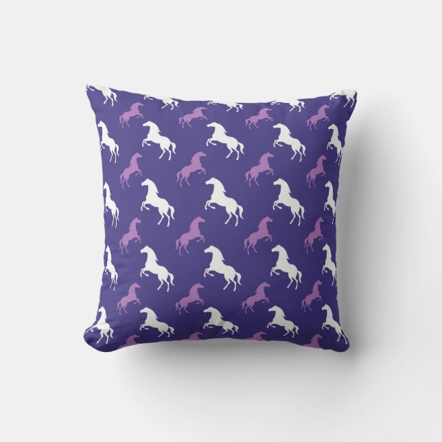 Violet Lila & White Horse; Equestrian Kudde (Framsida)