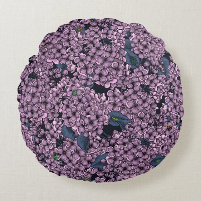 Violet Lilac-trädgård Rund Kudde (Framsidan)