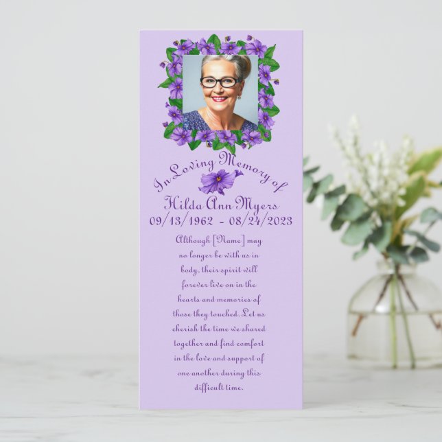 Violet Memorial/Funeral Card Inbjudningar (Stående Fram)