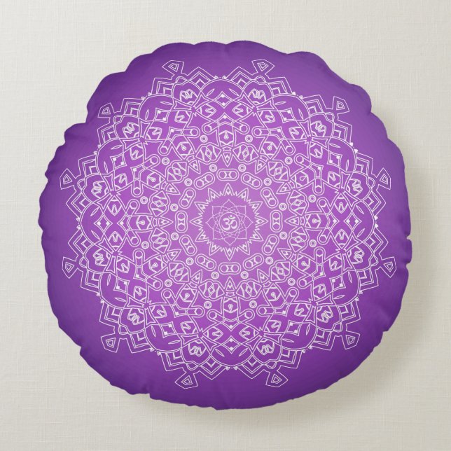 Violet Om Mandala Meditation Round Pillow Rund Kudde (Framsidan)