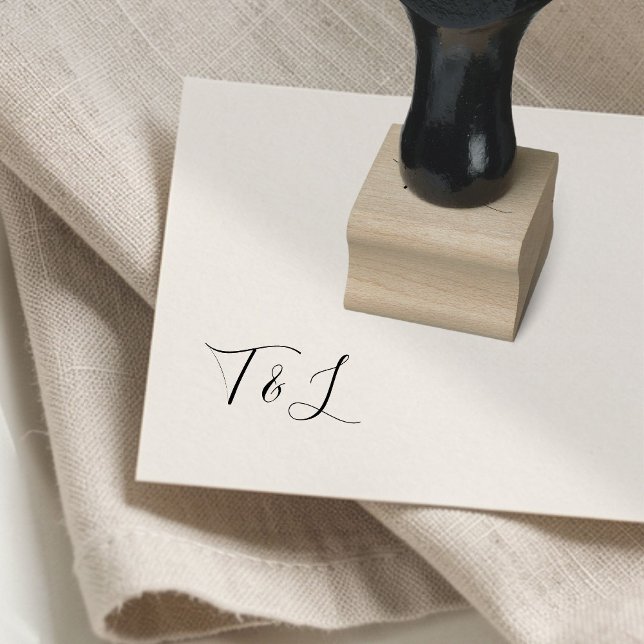 Violet Purple | Kalligrafiska initialer Bröllop Stämpel (Skapare uppladdad)