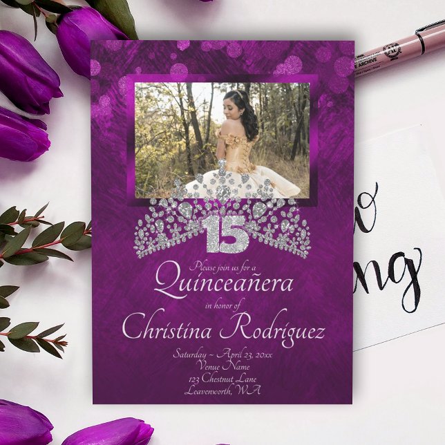 Violet Quinceanera Silver Tiara-inbjudan Inbjudningar (Violet deep pink quinceanera invitation diamond tiara silver glitter 15, purple silver mis quince)