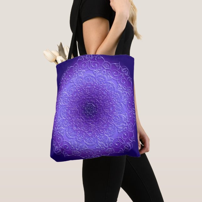 Violett lutningmandala tygkasse (Närbild)
