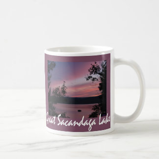 Violett mugg för Sacandaga solnedgång