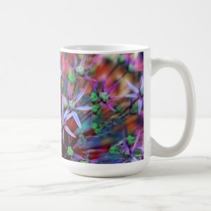 Violetta blommor av prydnadslök Globemaster Kaffemugg