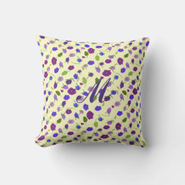 violetta blommor med monogram mönster Dekorativ ku Kudde
